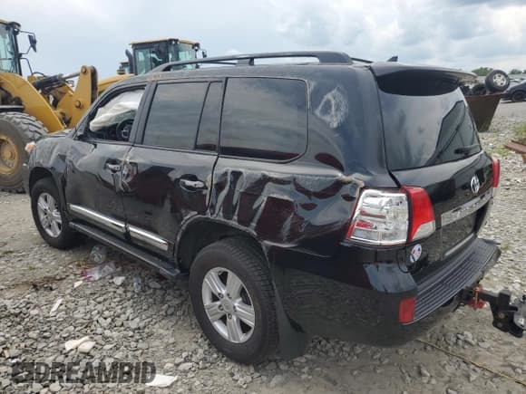✅ 2015 Toyota Land Cruiser • VIN: JTMHY7AJ0F4032010 • Lot: 61425634. Listed on Copart with Not provided. Free auction sales archive from the USA and detailed vehicle history report at DreamBid. Image 2.