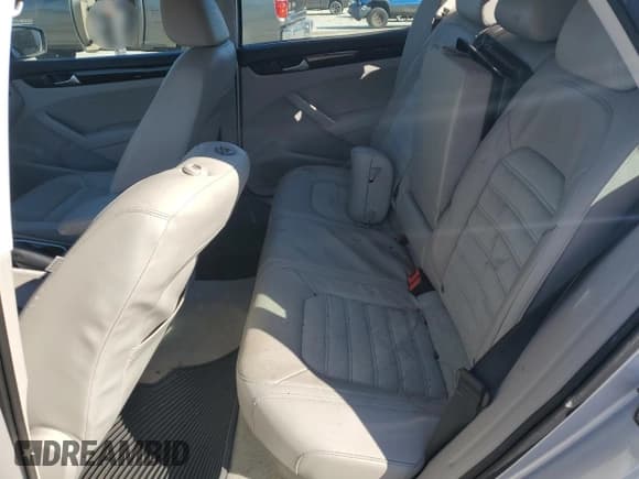 ✅ 2015 Volkswagen Passat SEL Premium • VIN: 1VWCS7A3XFC025596 • Lot: 87809615. Listed on Copart with 49,399 mi. Free auction sales archive from the USA and detailed vehicle history report at DreamBid. Image 10.