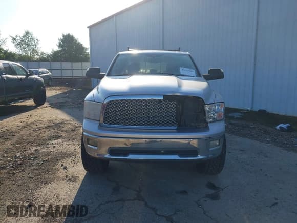 ✅ 2009 Dodge 1500 Laramie • VIN: 1D3HB13TX9S765945 • Lot: 42655560. Wystawiony na IAAI z przebiegiem 311 304 mil. Bezpłatny archiwum sprzedaży aukcyjnych z USA i szczegółowy raport historii pojazdu na DreamBid. Zdjęcie 12.