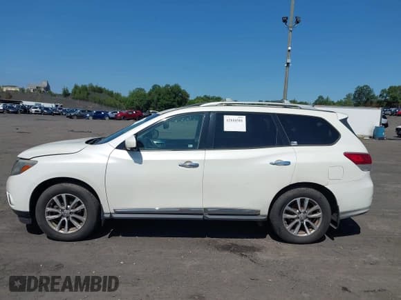 ✅ 2015 Nissan Pathfinder Platinum • VIN: 5N1AR2MMXFC615001 • Lot: 42810501. Listed on IAAI with 206,247 mi. Free auction sales archive from the USA and detailed vehicle history report at DreamBid. Image 14.