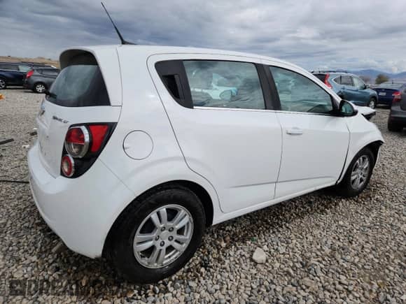 2013 Chevrolet Sonic LT с VIN 1G1JC6SH2D4110993, выставлен на аукционе Copart как лот 84048835 с пробегом 117 719 миль миль и Списание • Salvage title. История ставок и продаж доступна на DreamBid. Изображение 3.