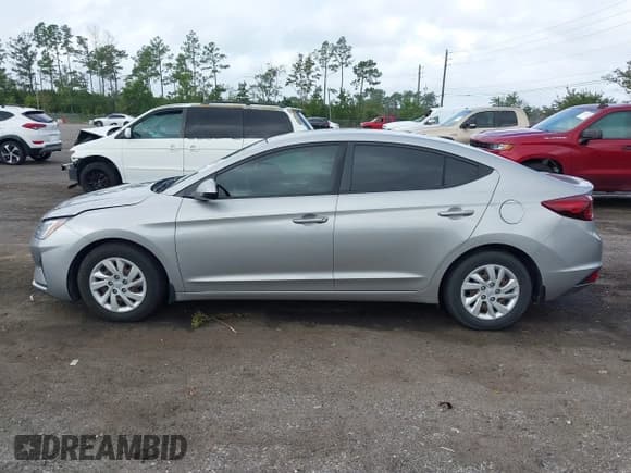 ✅ 2020 Hyundai Elantra SE • VIN: 5NPD74LF6LH561038 • Lot: 43349622. Listed on IAAI with 88,490 mi. Free auction sales archive from the USA and detailed vehicle history report at DreamBid. Image 14.