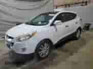2013 Hyundai Tucson GLS z VIN KM8JUCAC9DU774387, wystawiony jako Copart lot #67417185 z przebiegiem 108 385 mil mil oraz Szkoda całkowita • Salvage title. Historia ofert i sprzedaży dostępna na DreamBid. Obrazek 1.