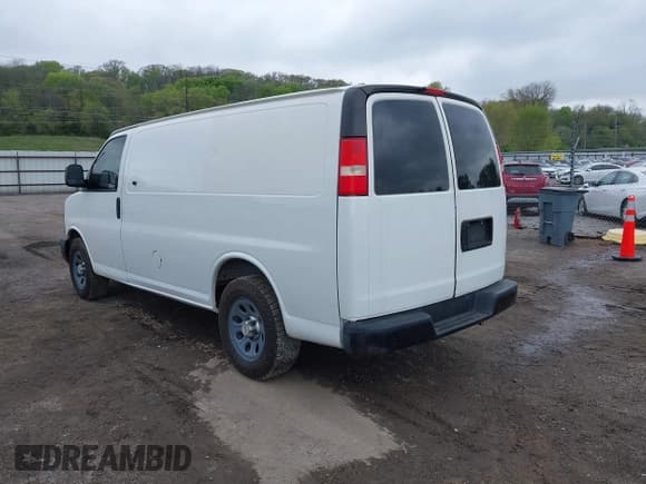 ✅ 2010 Chevrolet Express Cargo • VIN: 1GCUGADX0A1162118 • Lot: 42162387. Listed on IAAI with 239,238 mi. Free auction sales archive from the USA and detailed vehicle history report at DreamBid. Image 3.