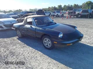 ✅ 1984 Alfa Romeo Spider Veloce • VIN: ZARBA5414E1020331 • Lot: 43501066. Wystawiony na IAAI z przebiegiem 70 032 mil. Bezpłatny archiwum sprzedaży aukcyjnych z USA i szczegółowy raport historii pojazdu na DreamBid. Zdjęcie 1.