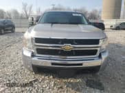 ✅ 2008 Chevrolet Silverado 2500HD 1LT • VIN: 1GCHK29K68E197574 • Lot: 52921025. Wystawiony na Copart z przebiegiem 105 066 mil. Bezpłatny archiwum sprzedaży aukcyjnych z USA i szczegółowy raport historii pojazdu na DreamBid. Zdjęcie 5.