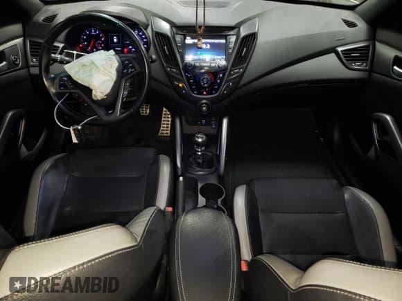 ✅ 2016 Hyundai Veloster Turbo • VIN: KMHTC6AE9GU283479 • Lot: 84070254. Wystawiony na Copart z przebiegiem 94 944 mil. Bezpłatny archiwum sprzedaży aukcyjnych z USA i szczegółowy raport historii pojazdu na DreamBid. Zdjęcie 8.