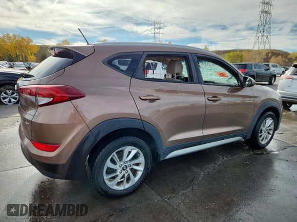 ✅ 2017 Hyundai Tucson SE • VIN: KM8J3CA45HU276205 • Лот: 87124935. Опубликован ранее на Copart с пробегом Не указан. Бесплатный доступ к архиву аукционных продаж из США и подробный отчёт об истории автомобиля на DreamBid. Изображение 3.