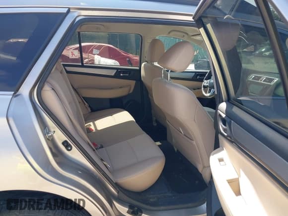 ✅ 2015 Subaru Outback Premium • VIN: 4S4BSBFC1F3328983 • Lot: 43015702. Listed on IAAI with 95,664 mi. Free auction sales archive from the USA and detailed vehicle history report at DreamBid. Image 8.