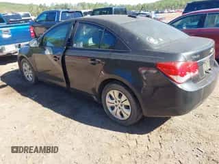 2015 Chevrolet Cruze LS z VIN 1G1PA5SH1F7122953, wystawiony jako IAAI lot #43505088 z przebiegiem 51 475 mil mil oraz . Historia ofert i sprzedaży dostępna na DreamBid. Obrazek 3.