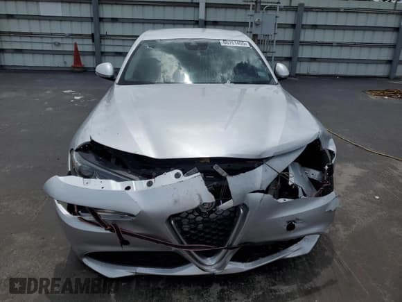 ✅ 2021 Alfa Romeo Giulia • VIN: ZARFAMAN0M7642049 • Lot: 60761455. Wystawiony na Copart z przebiegiem 34 208 mil. Bezpłatny archiwum sprzedaży aukcyjnych z USA i szczegółowy raport historii pojazdu na DreamBid. Zdjęcie 5.