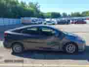 2022 Toyota Prius XLE z VIN JTDL9MFU3N3035688, wystawiony jako IAAI lot #43086721 z przebiegiem 125 115 mil mil oraz . Historia ofert i sprzedaży dostępna na DreamBid. Obrazek 13.