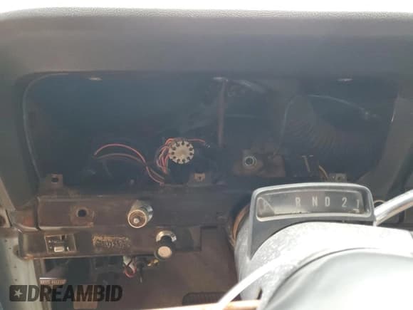 ✅ 1974 Jeep Grand Wagoneer • VIN: J4A144CN55100 • Lot: 44961375. Listed on Copart with Not provided. Free auction sales archive from the USA and detailed vehicle history report at DreamBid. Image 9.