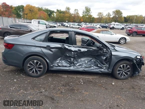 ✅ 2022 Volkswagen Jetta S • VIN: 3VWCM7BU0NM015609 • Lot: 43488392. Listed on IAAI with 26,331 mi. Free auction sales archive from the USA and detailed vehicle history report at DreamBid. Image 6.