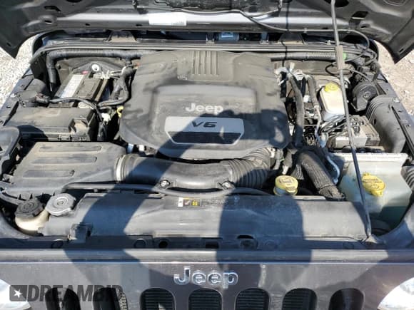 ✅ 2017 Jeep Wrangler Unlimited Sport • VIN: 1C4BJWDG7HL692509 • Lot: 87087825. Wystawiony na Copart z przebiegiem 101 537 mil. Bezpłatny archiwum sprzedaży aukcyjnych z USA i szczegółowy raport historii pojazdu na DreamBid. Zdjęcie 12.