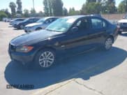 ✅ 2007 BMW 3 Series 328i • VIN: WBAVA37587NE27378 • Лот: 42898453. Опубликован ранее на IAAI с пробегом 153 181 миль. Бесплатный доступ к архиву аукционных продаж из США и подробный отчёт об истории автомобиля на DreamBid. Изображение 2.