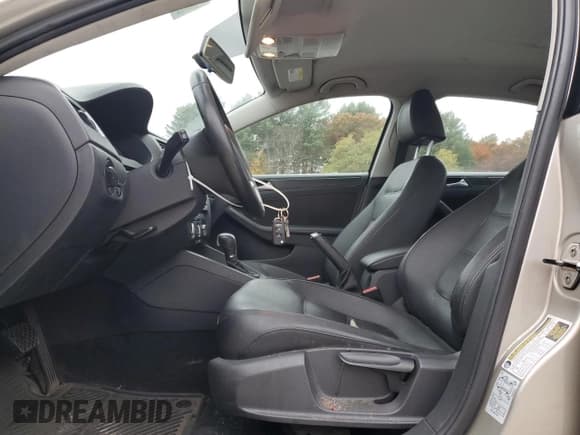 ✅ 2012 Volkswagen Jetta SE • VIN: 3VWDP7AJ6CM454250 • Lot: 89801435. Wystawiony na Copart z przebiegiem 167 293 mil. Bezpłatny archiwum sprzedaży aukcyjnych z USA i szczegółowy raport historii pojazdu na DreamBid. Zdjęcie 7.