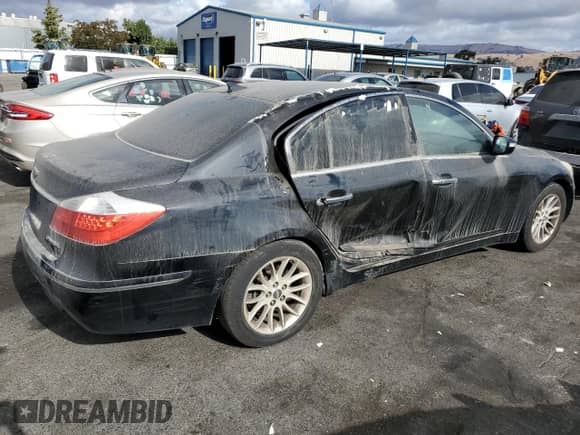 2009 Hyundai Genesis z VIN KMHGC46E59U025719, wystawiony jako Copart lot #78093124 z przebiegiem 145 837 mil mil oraz Czysty tytuł • Clean title. Historia ofert i sprzedaży dostępna na DreamBid. Obrazek 3.