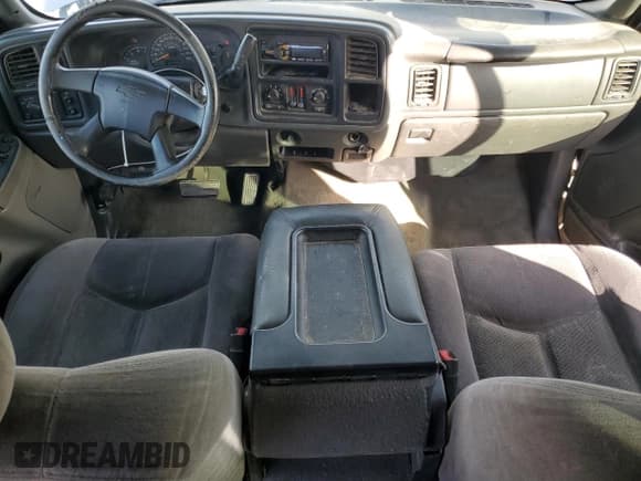 ✅ 2005 Chevrolet Silverado 2500HD LS • VIN: 1GCHK232X5F946066 • Lot: 91932395. Wystawiony na Copart z przebiegiem 180 948 mil. Bezpłatny archiwum sprzedaży aukcyjnych z USA i szczegółowy raport historii pojazdu na DreamBid. Zdjęcie 8.