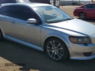 ✅ 2008 Volvo C30 Version 1.0 • VIN: YV1MK672682051003 • Lot: 70782444. Wystawiony na Copart z przebiegiem 148 017 mil. Bezpłatny archiwum sprzedaży aukcyjnych z USA i szczegółowy raport historii pojazdu na DreamBid. Zdjęcie 4.