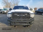 ✅ 2021 Ram 3500 Tradesman • VIN: 3C63R3GJ3MG667978 • Lot: 78242324. Wystawiony na Copart z przebiegiem 105 778 mil. Bezpłatny archiwum sprzedaży aukcyjnych z USA i szczegółowy raport historii pojazdu na DreamBid. Zdjęcie 5.