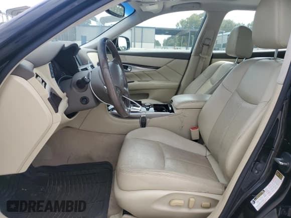 ✅ 2015 Infiniti Q70 • VIN: JN1BY1PR6FM832068 • Лот: 81022545. Опубликован ранее на Copart с пробегом 183 833 миль. Бесплатный доступ к архиву аукционных продаж из США и подробный отчёт об истории автомобиля на DreamBid. Изображение 7.