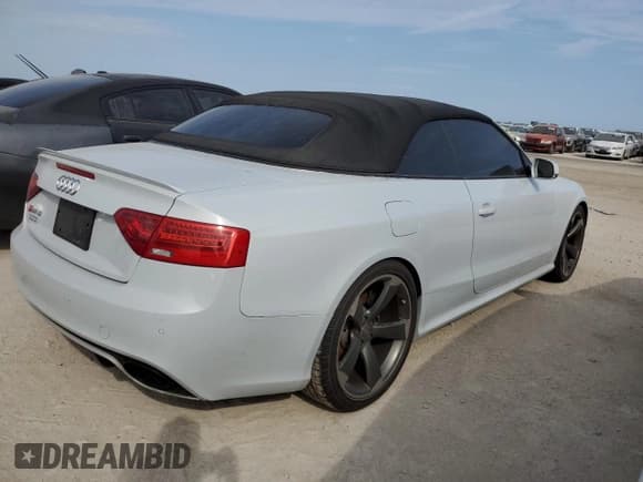 ✅ 2014 Audi RS 5 • VIN: WUAC6AFH6EN900719 • Lot: 76294014. Listed on Copart with 98,212 mi. Free auction sales archive from the USA and detailed vehicle history report at DreamBid. Image 3.
