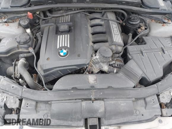 ✅ 2011 BMW 3 Series 328i xDrive • VIN: WBAPK5C57BF121988 • Lot: 43082547. Listed on IAAI with 162,437 mi. Free auction sales archive from the USA and detailed vehicle history report at DreamBid. Image 10.