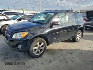 ✅ 2010 Toyota RAV4 Limited • VIN: JTMDF4DV5AD032577 • Лот: 92754835. Опубликован ранее на Copart с пробегом 140 393 миль. Бесплатный доступ к архиву аукционных продаж из США и подробный отчёт об истории автомобиля на DreamBid. Изображение 1.
