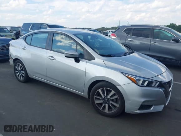 ✅ 2021 Nissan Versa SV • VIN: 3N1CN8EV6ML826462 • Lot: 43305688. Wystawiony na IAAI z przebiegiem 115 370 mil. Bezpłatny archiwum sprzedaży aukcyjnych z USA i szczegółowy raport historii pojazdu na DreamBid. Zdjęcie 1.