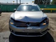 ✅ 2013 Volkswagen Passat S • VIN: 1VWAP7A31DC061392 • Лот: 60318015. Опубликован ранее на Copart с пробегом 102 563 миль. Бесплатный доступ к архиву аукционных продаж из США и подробный отчёт об истории автомобиля на DreamBid. Изображение 5.