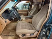 ✅ 1996 Ford Explorer XLT • VIN: 1FMDU32P6TZA50186 • Lot: 85695995. Wystawiony na Copart z przebiegiem 229 495 mil. Bezpłatny archiwum sprzedaży aukcyjnych z USA i szczegółowy raport historii pojazdu na DreamBid. Zdjęcie 7.