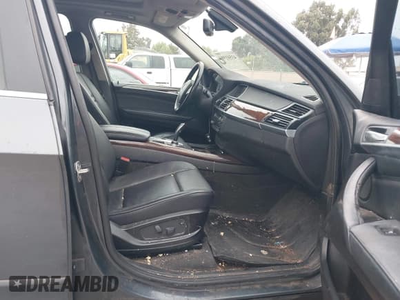 ✅ 2013 BMW X5 xDrive35i • VIN: 5UXZV4C52D0B10983 • Лот: 43541984. Опубликован ранее на IAAI с пробегом 185 771 миль. Бесплатный доступ к архиву аукционных продаж из США и подробный отчёт об истории автомобиля на DreamBid. Изображение 5.