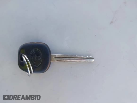 ✅ 2008 Toyota Tacoma • VIN: 5TEUU42N98Z544708 • Lot: 42448354. Listed on IAAI with 215,780 mi. Free auction sales archive from the USA and detailed vehicle history report at DreamBid. Image 11.