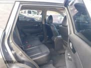 ✅ 2018 Nissan Rogue S • VIN: JN8AT2MT3JW464785 • Lot: 43680316. Wystawiony na IAAI z przebiegiem 135 335 mil. Bezpłatny archiwum sprzedaży aukcyjnych z USA i szczegółowy raport historii pojazdu na DreamBid. Zdjęcie 8.