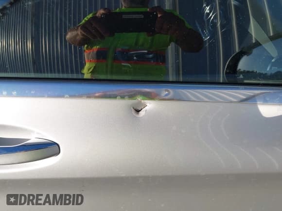 ✅ 2016 Mercedes-Benz C 300 • VIN: 55SWF4KB5GU105108 • Lot: 43705564. Wystawiony na IAAI z przebiegiem 206 994 mil. Bezpłatny archiwum sprzedaży aukcyjnych z USA i szczegółowy raport historii pojazdu na DreamBid. Zdjęcie 6.