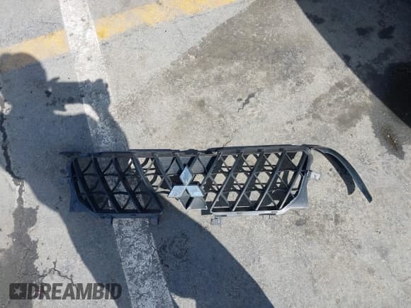 ✅ 2002 Mitsubishi Montero Sport ES • VIN: JA4LS21H92J033853 • Lot: 42174546. Wystawiony na IAAI z przebiegiem 176 265 mil. Bezpłatny archiwum sprzedaży aukcyjnych z USA i szczegółowy raport historii pojazdu na DreamBid. Zdjęcie 12.