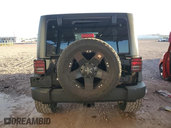 ✅ 2016 Jeep Wrangler Unlimited Freedom • VIN: 1C4BJWDG9GL179969 • Lot: 56691205. Wystawiony na Copart z przebiegiem Nie podano. Bezpłatny archiwum sprzedaży aukcyjnych z USA i szczegółowy raport historii pojazdu na DreamBid. Zdjęcie 6.