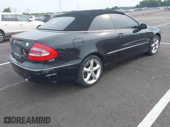 ✅ 2005 Mercedes-Benz CLK 320 • VIN: WDBTK65J05F123604 • Lot: 43166926. Listed on IAAI with 168,136 mi. Free auction sales archive from the USA and detailed vehicle history report at DreamBid. Image 4.