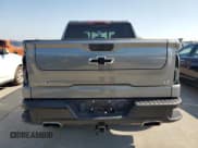✅ 2021 Chevrolet Silverado 1500 LT Trail Boss • VIN: 3GCPYFEL3MG361902 • Lot: 54834004. Wystawiony na Copart z przebiegiem 67 680 mil. Bezpłatny archiwum sprzedaży aukcyjnych z USA i szczegółowy raport historii pojazdu na DreamBid. Zdjęcie 6.