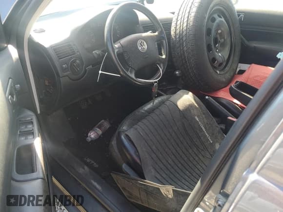 ✅ 2003 Volkswagen Jetta GLS • VIN: 3VWSK69M83M062661 • Лот: 90488215. Опубликован ранее на Copart с пробегом 180 264 миль. Бесплатный доступ к архиву аукционных продаж из США и подробный отчёт об истории автомобиля на DreamBid. Изображение 8.