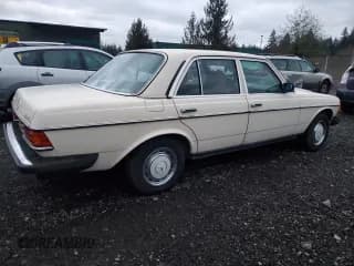 ✅ 1983 Mercedes-Benz 240 • VIN: WDBAB23A1DB374429 • Lot: 81855804. Wystawiony na Copart z przebiegiem 279 401 mil. Bezpłatny archiwum sprzedaży aukcyjnych z USA i szczegółowy raport historii pojazdu na DreamBid. Zdjęcie 3.