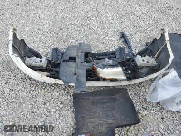 ✅ 2015 Ford Expedition XLT • VIN: 1FMJU1HT7FEF04520 • Lot: 53449065. Wystawiony na Copart z przebiegiem 168 276 mil. Bezpłatny archiwum sprzedaży aukcyjnych z USA i szczegółowy raport historii pojazdu na DreamBid. Zdjęcie 13.