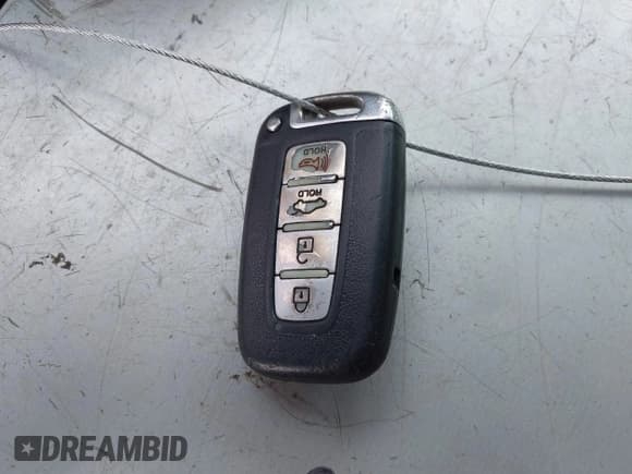 ✅ 2012 Hyundai Azera • VIN: KMHFH4JG0CA194965 • Lot: 42543539. Listed on IAAI with 276,511 mi. Free auction sales archive from the USA and detailed vehicle history report at DreamBid. Image 11.