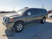 ✅ 2005 Nissan Titan LE • VIN: 1N6AA07AX5N556680 • Lot: 65259195. Wystawiony na Copart z przebiegiem 200 088 mil. Bezpłatny archiwum sprzedaży aukcyjnych z USA i szczegółowy raport historii pojazdu na DreamBid. Zdjęcie 1.