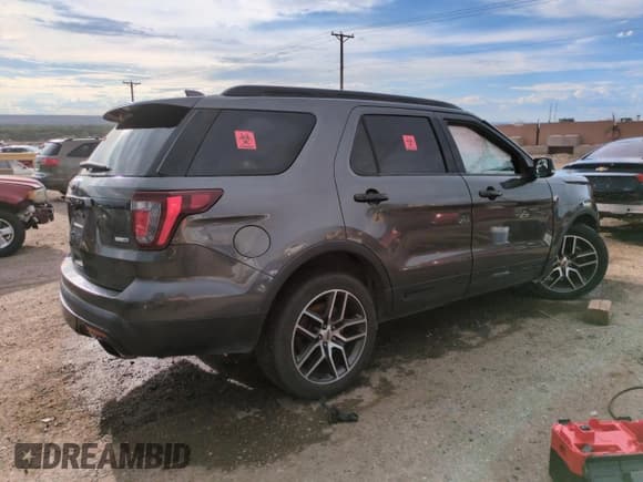 ✅ 2016 Ford Explorer Sport • VIN: 1FM5K8GT2GGB79816 • Lot: 63472535. Wystawiony na Copart z przebiegiem 184 914 mil. Bezpłatny archiwum sprzedaży aukcyjnych z USA i szczegółowy raport historii pojazdu na DreamBid. Zdjęcie 3.