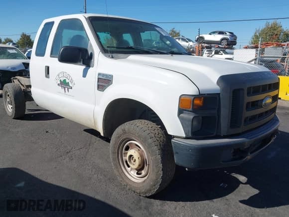 ✅ 2008 Ford F-250 • VIN: 1FDSX21R98EC69556 • Лот: 43472085. Опубликован ранее на IAAI с пробегом 191 424 миль. Бесплатный доступ к архиву аукционных продаж из США и подробный отчёт об истории автомобиля на DreamBid. Изображение 1.