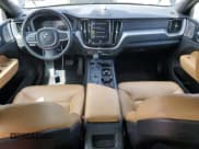 ✅ 2018 Volvo XC60 Momentum • VIN: LYVA22RK2JB078752 • Лот: 56593385. Опубликован ранее на Copart с пробегом 50 890 миль. Бесплатный доступ к архиву аукционных продаж из США и подробный отчёт об истории автомобиля на DreamBid. Изображение 8.