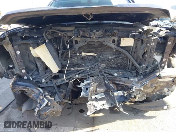 ✅ 2016 GMC Sierra 1500 Denali • VIN: 3GTP1PEC0GG190167 • Lot: 41260976. Listed on IAAI with 143,430 mi. Free auction sales archive from the USA and detailed vehicle history report at DreamBid. Image 6.