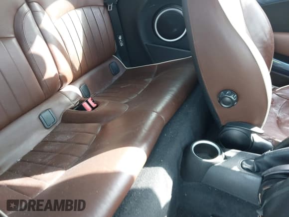 ✅ 2010 MINI Convertible • VIN: WMWMR3C50ATZ18845 • Lot: 41394025. Wystawiony na IAAI z przebiegiem 78 872 mil. Bezpłatny archiwum sprzedaży aukcyjnych z USA i szczegółowy raport historii pojazdu na DreamBid. Zdjęcie 8.